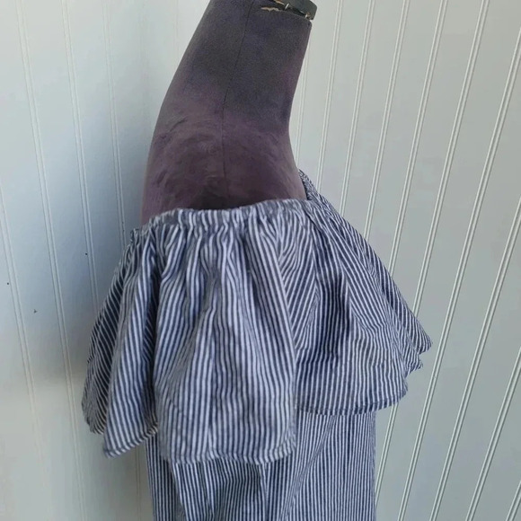 NWT Fashion Web Womens Off Shoulder Ruffle Dress Gray White Striped Sz M - Picture 7 of 11